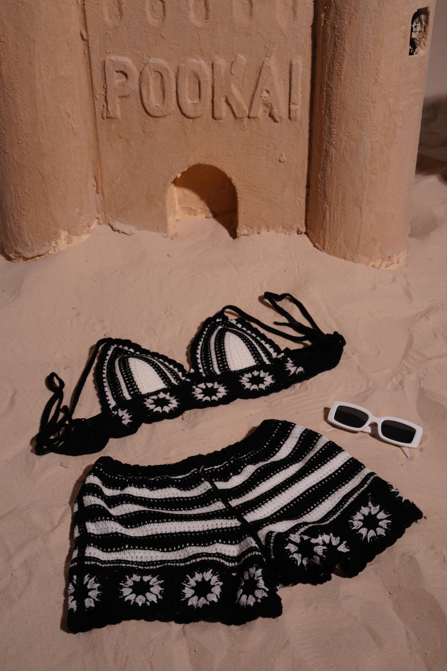 Black & white cropped top short set